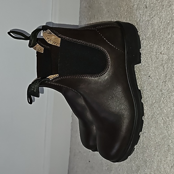 Blundstone Shoes - Blundstone Brown Leather Chelsea Boots sz 8